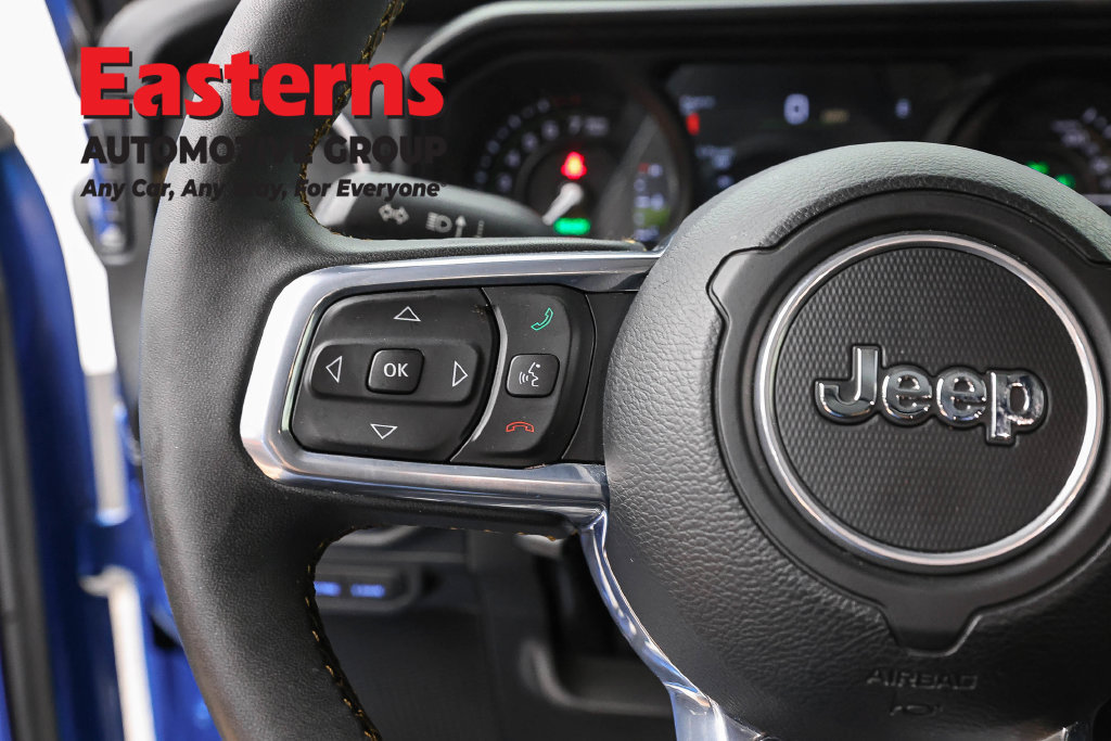 Used 2024 Jeep Wrangler Unlimited Sahara w/ Technology Group AWD/4WD image 15