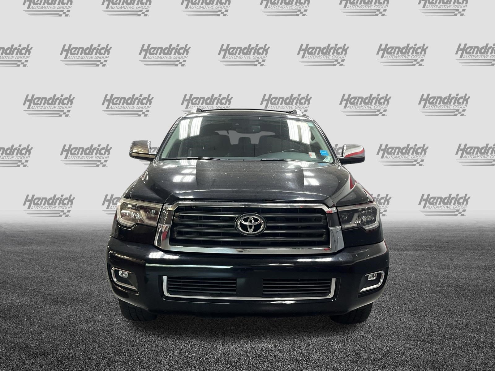 Used 2018 Toyota Sequoia Limited w/ Safety & Convenience Package AWD/4WD image 3