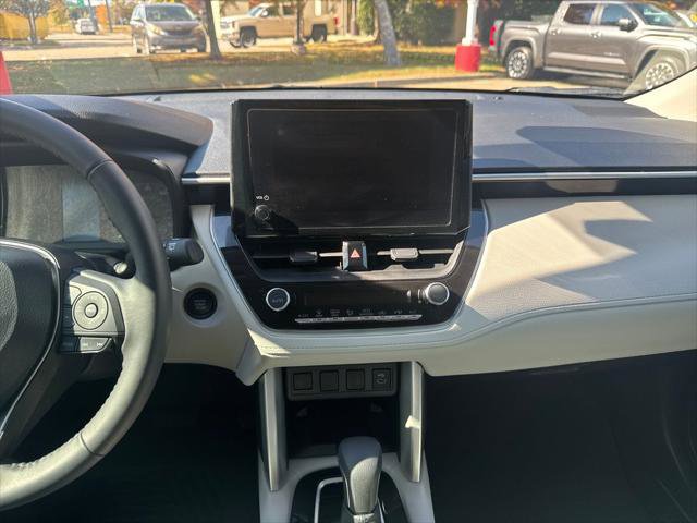Certified 2025 Toyota Corolla Cross LE image 22