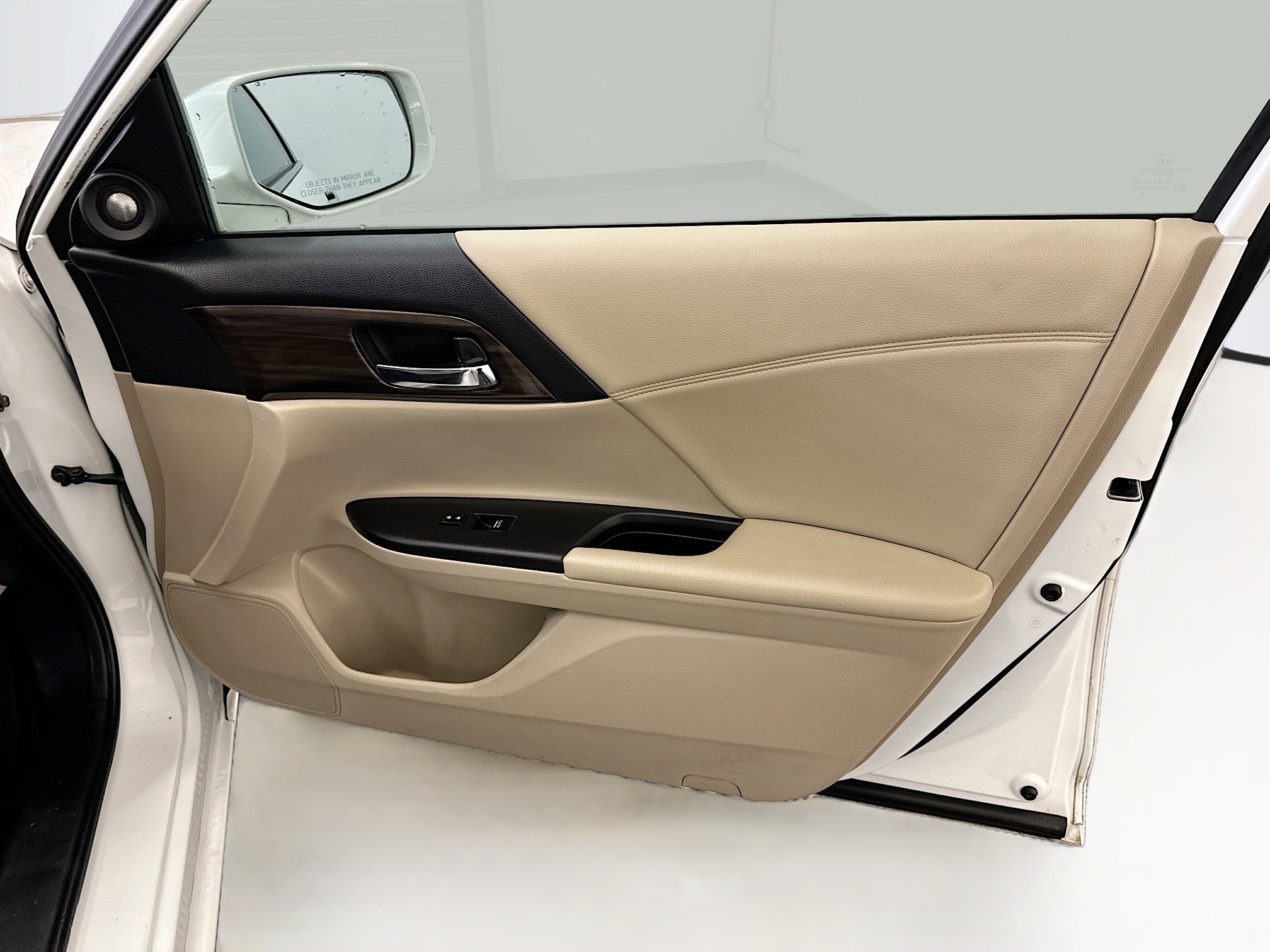 Used 2016 Honda Accord EX-L image 33