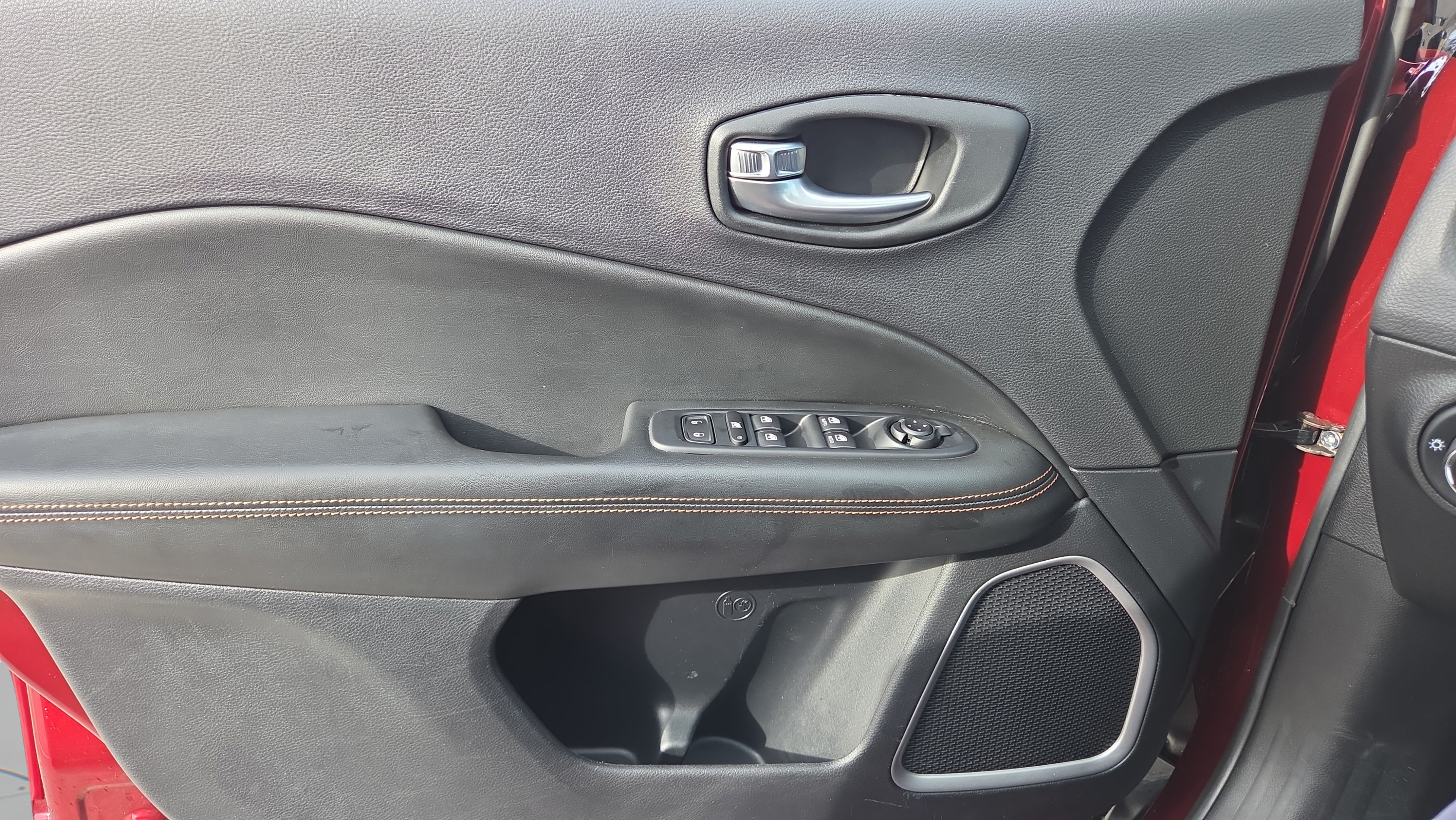 Used 2021 Jeep Compass Limited AWD/4WD image 33