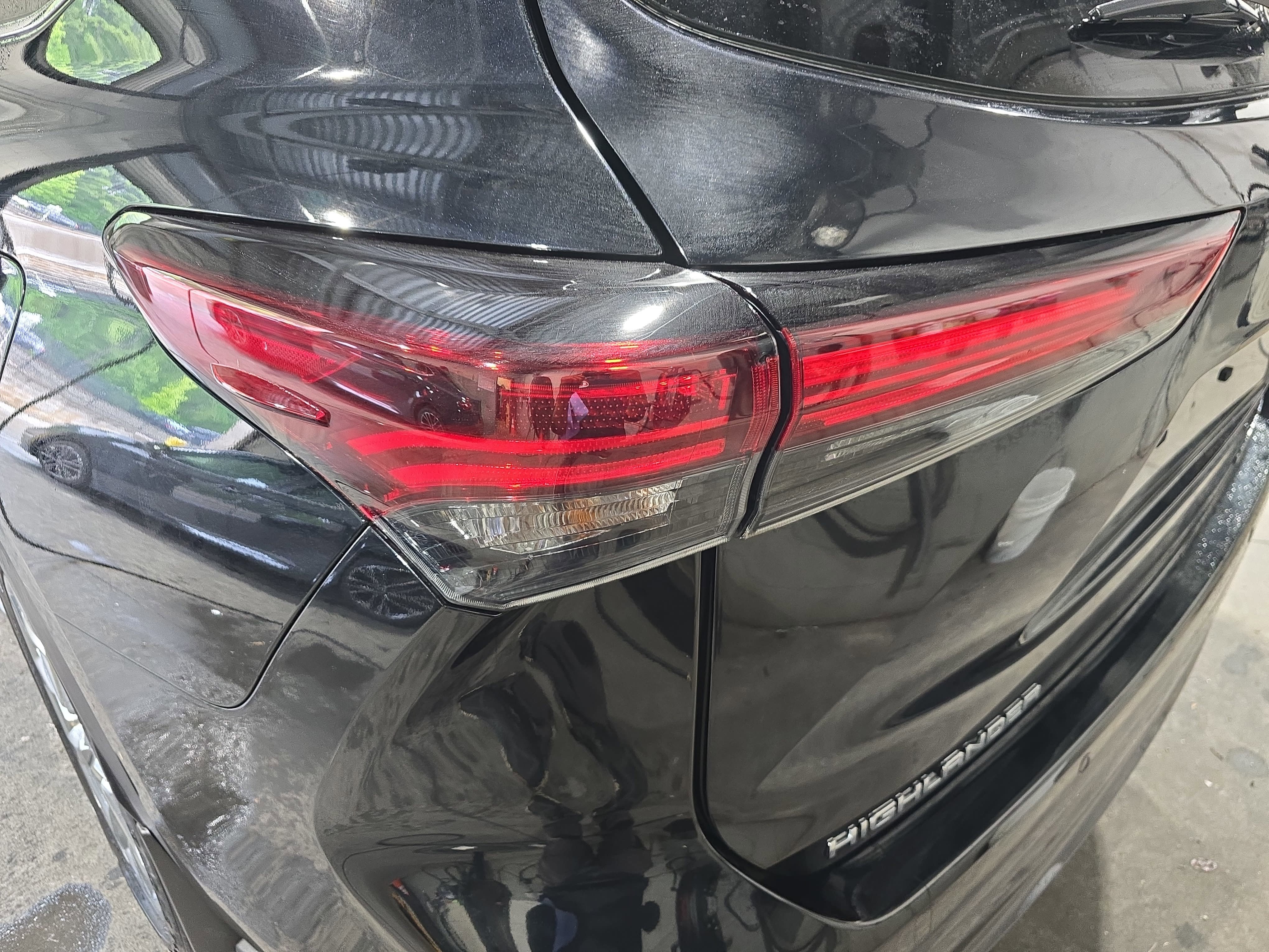 Used 2024 Toyota Highlander Limited AWD/4WD image 37