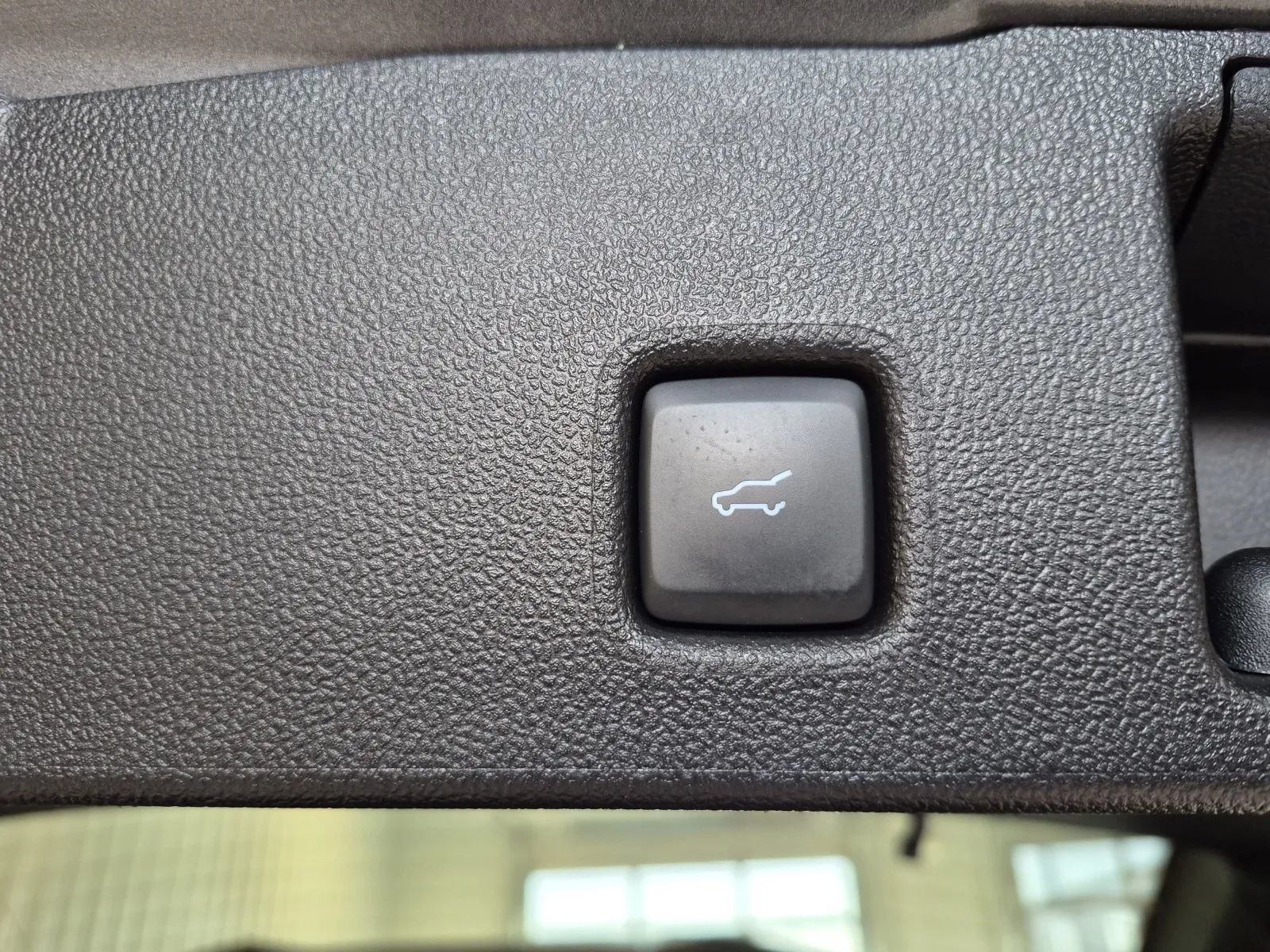 Used 2025 Ford Escape ST-Line Select AWD/4WD image 38