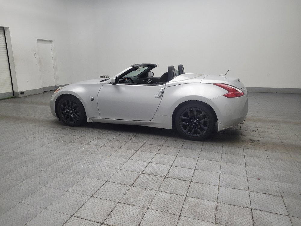 Used 2016 Nissan 370Z Roadster RWD image 3