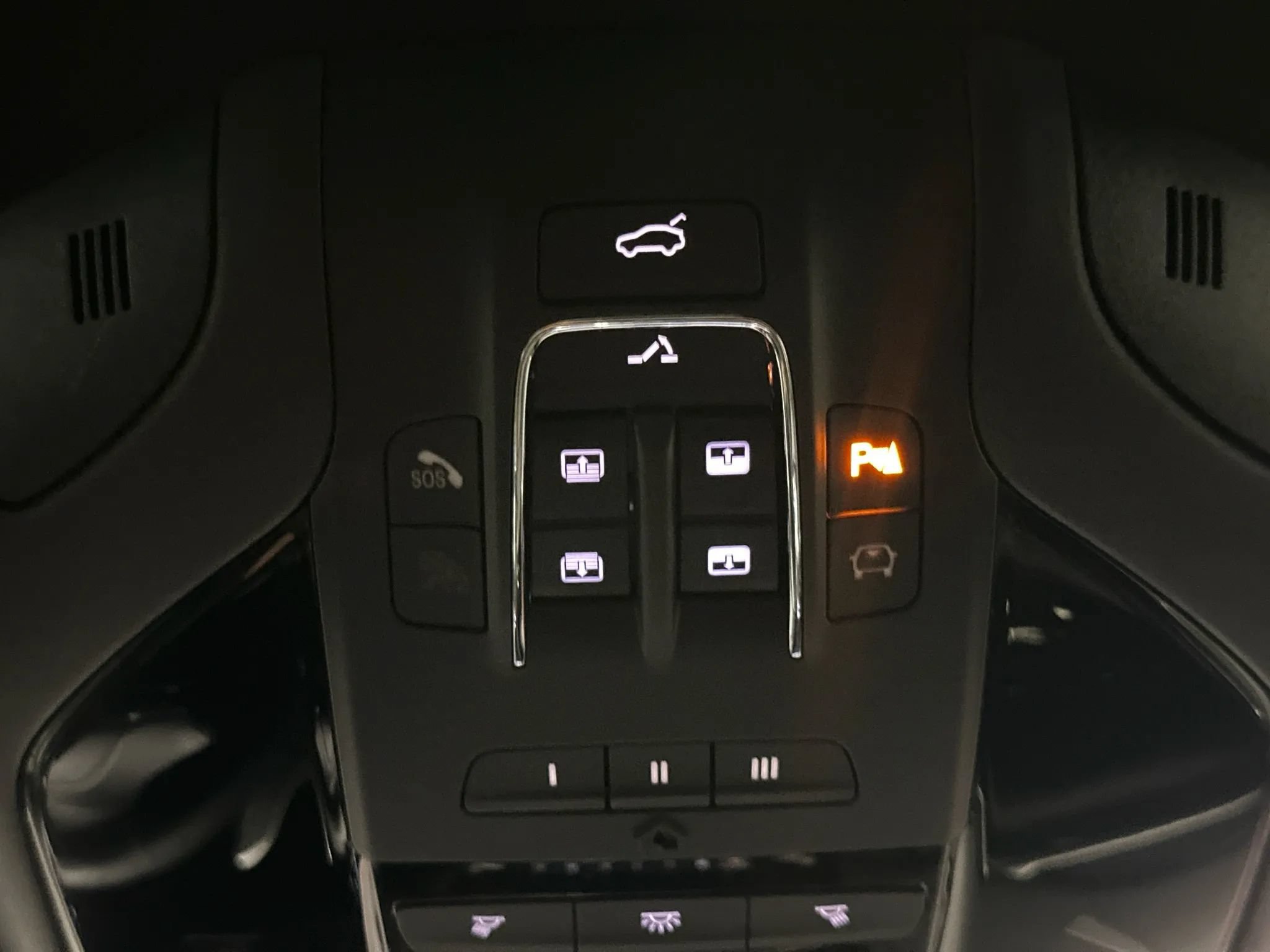 Used 2024 Maserati Levante GT Ultima AWD/4WD image 43