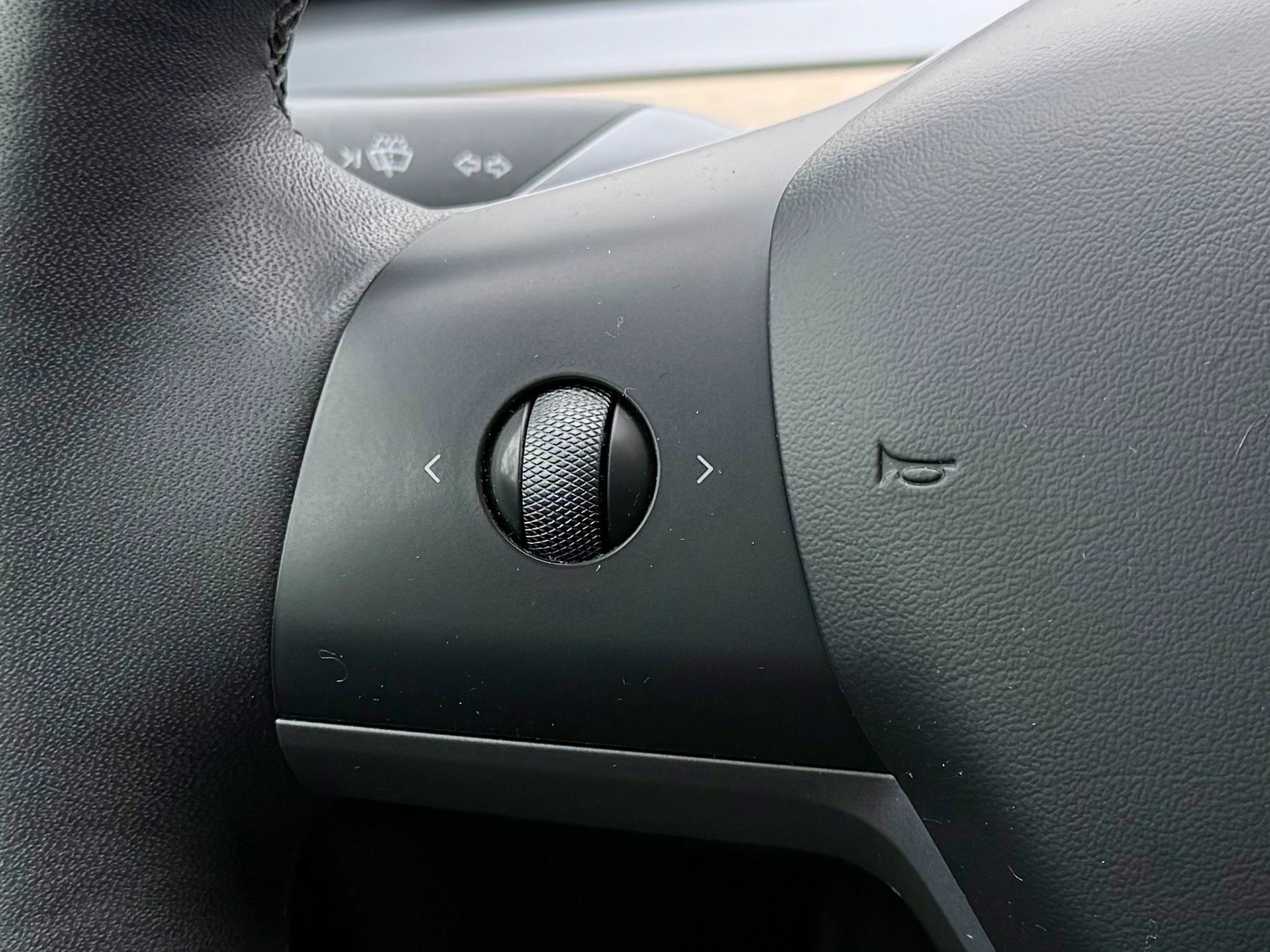 Used 2023 Tesla Model 3 Standard Range image 30