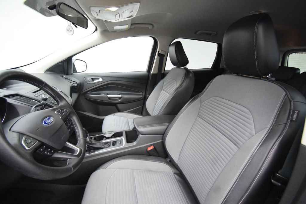 Used 2018 Ford Escape SE w/ SE Sport Appearance Package FWD image 14