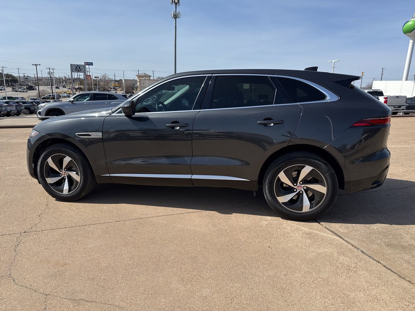 Used 2023 Jaguar F-PACE S image 4