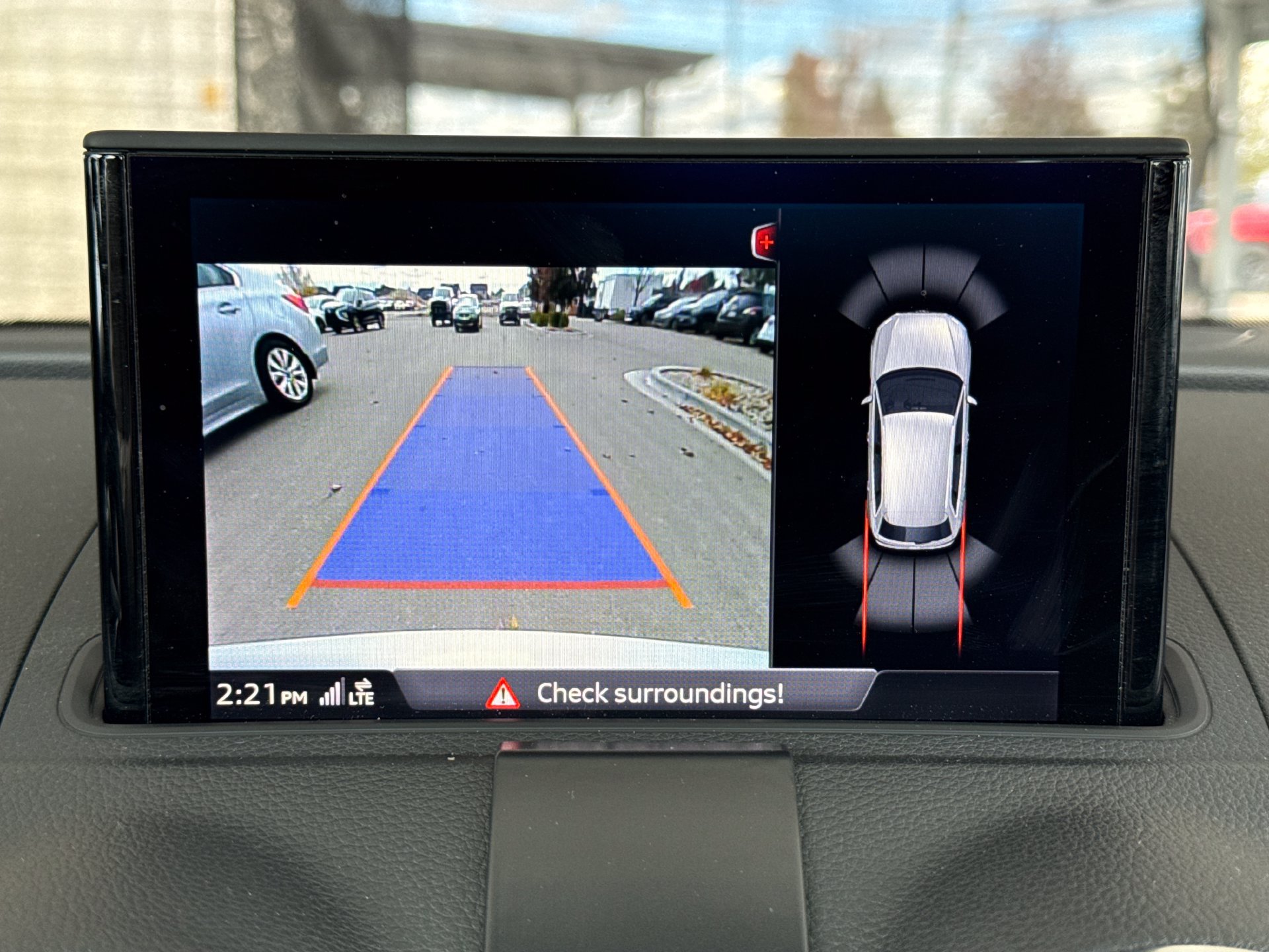 Used 2018 Audi A3 e-tron Premium Plus w/ Technology Package FWD image 11
