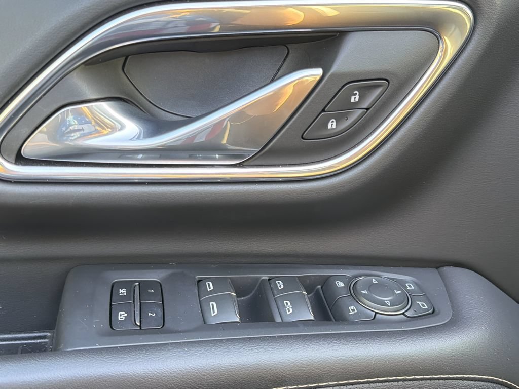 Used 2023 Chevrolet Tahoe Premier AWD/4WD image 25