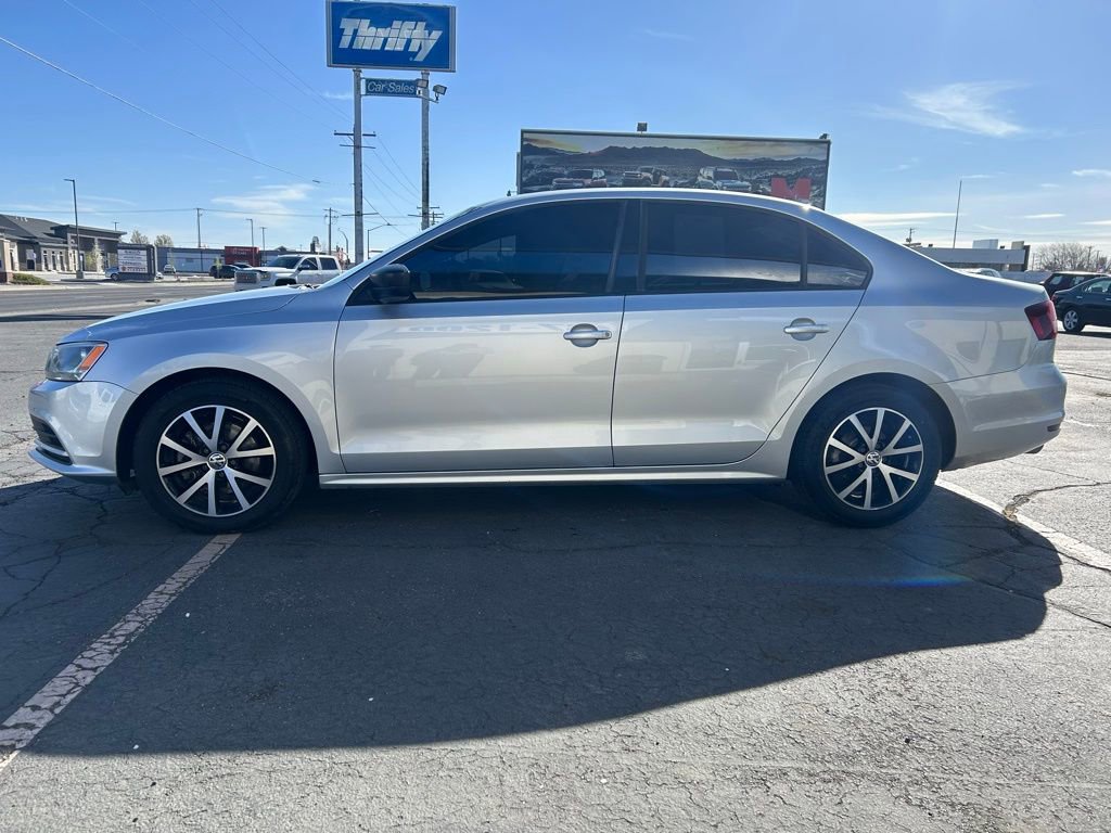Used 2016 Volkswagen Jetta SE image 4