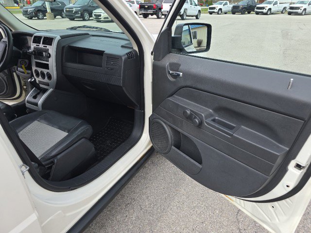 Used 2008 Jeep Patriot Sport image 28