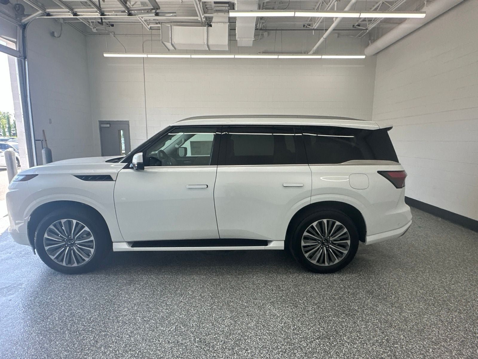 New 2027 INFINITI QX80 Luxe w/ Cargo Package AWD/4WD image 6