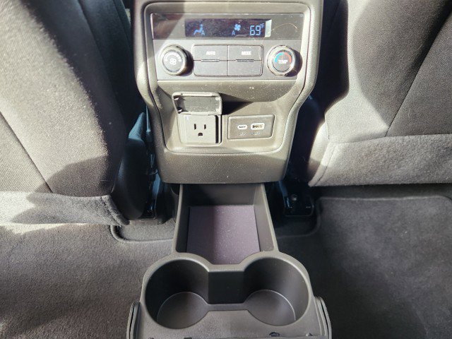 Used 2023 GMC Acadia SLE w/ Driver Convenience Package image 27