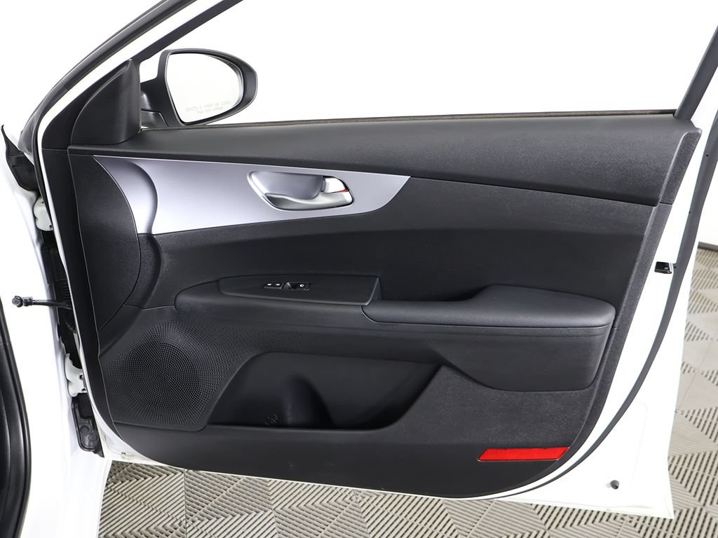 Used 2022 Kia Forte LXS FWD image 21