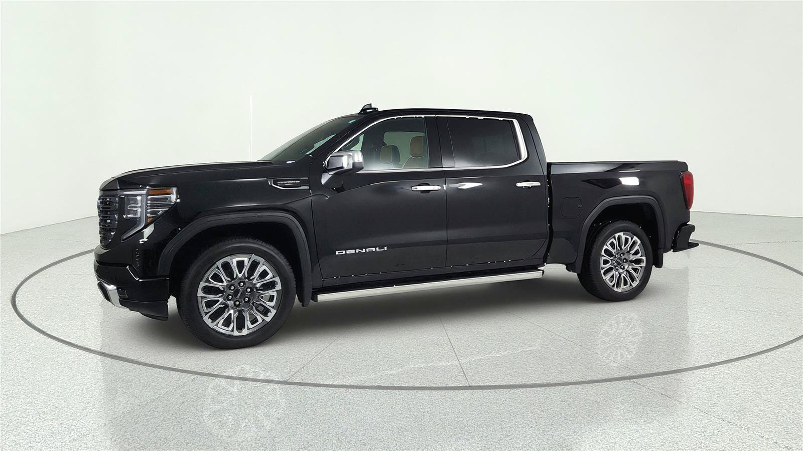 Used 2023 GMC Sierra 1500 Denali Ultimate AWD/4WD image 2