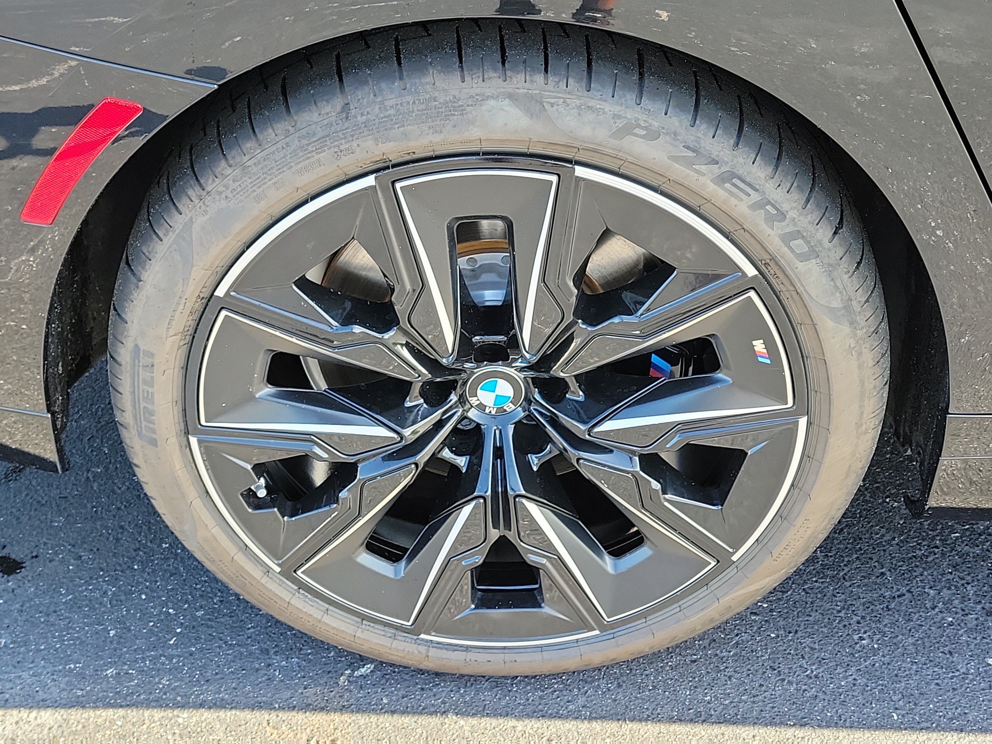 Used 2023 BMW 740i RWD image 6