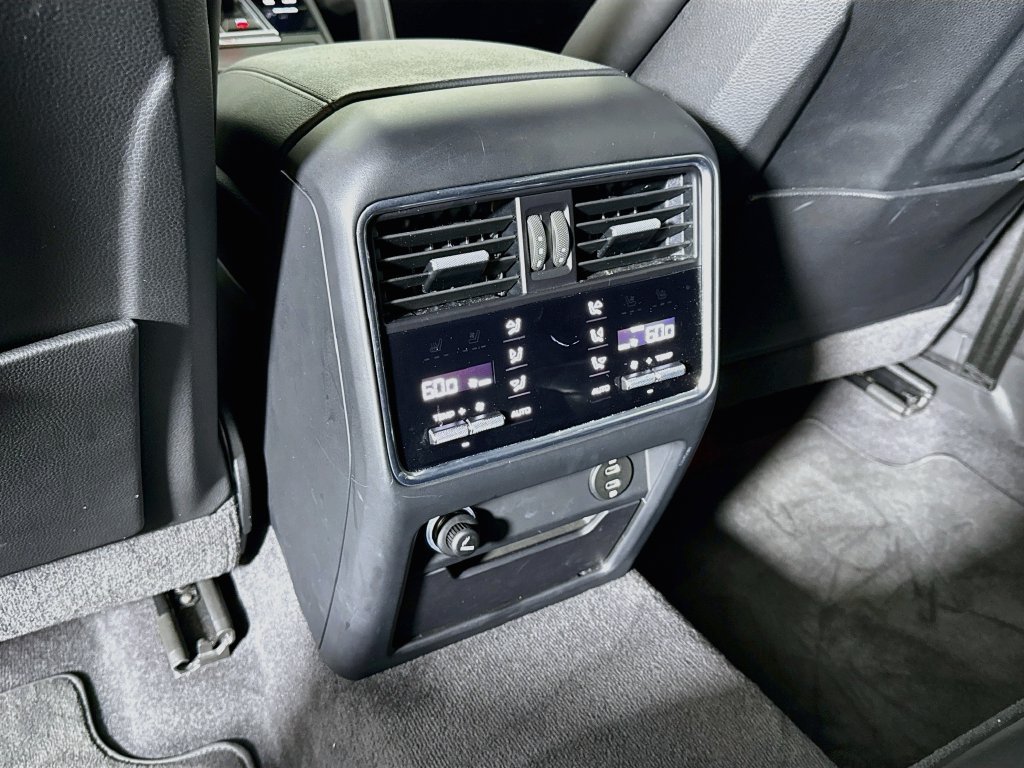 Certified 2023 Porsche Cayenne AWD/4WD image 20