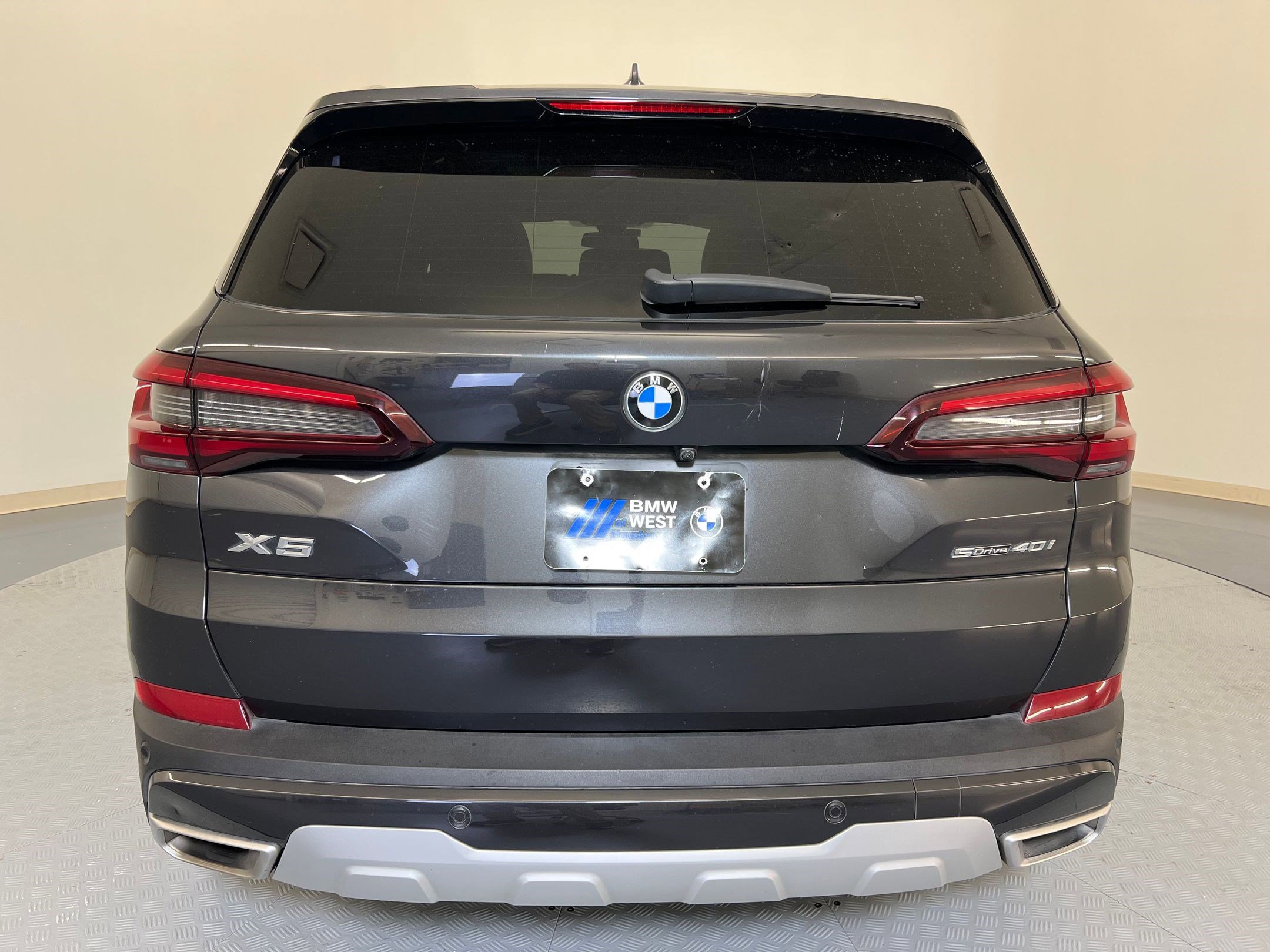 Used 2023 BMW X5 sDrive40i w/ Parking Assistance Package image 9