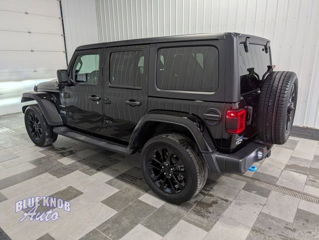 Used 2023 Jeep Wrangler Unlimited Sahara w/ Cold Weather Group AWD/4WD image 2
