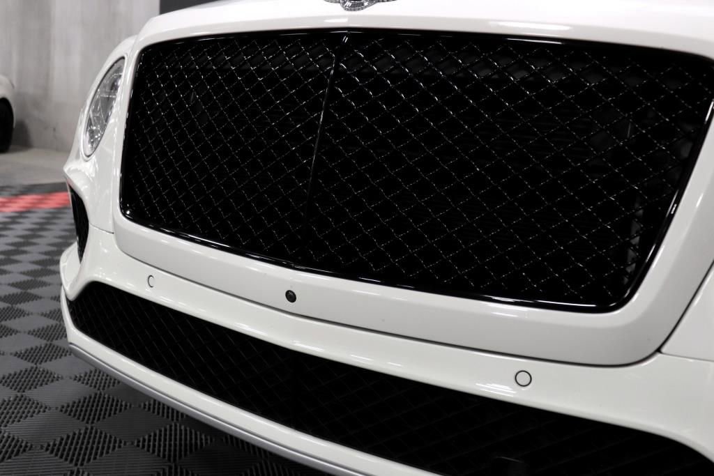 Used 2017 Bentley Bentayga image 14