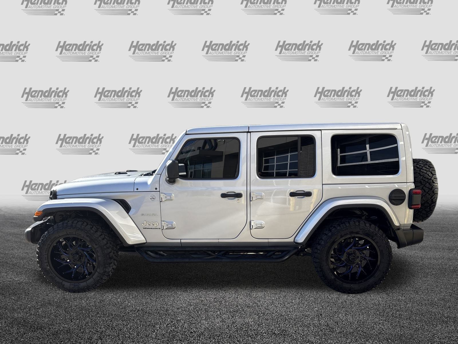 Used 2024 Jeep Wrangler Unlimited Sahara w/ Technology Group image 7