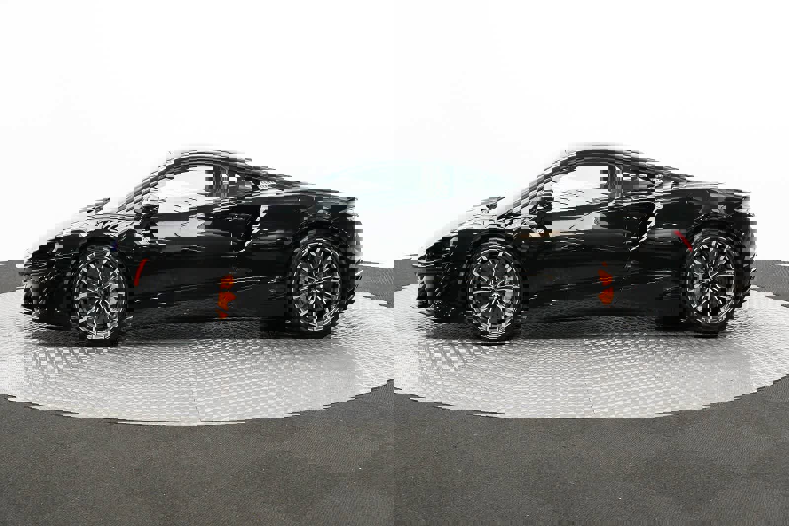 New 2023 McLaren Artura image 3