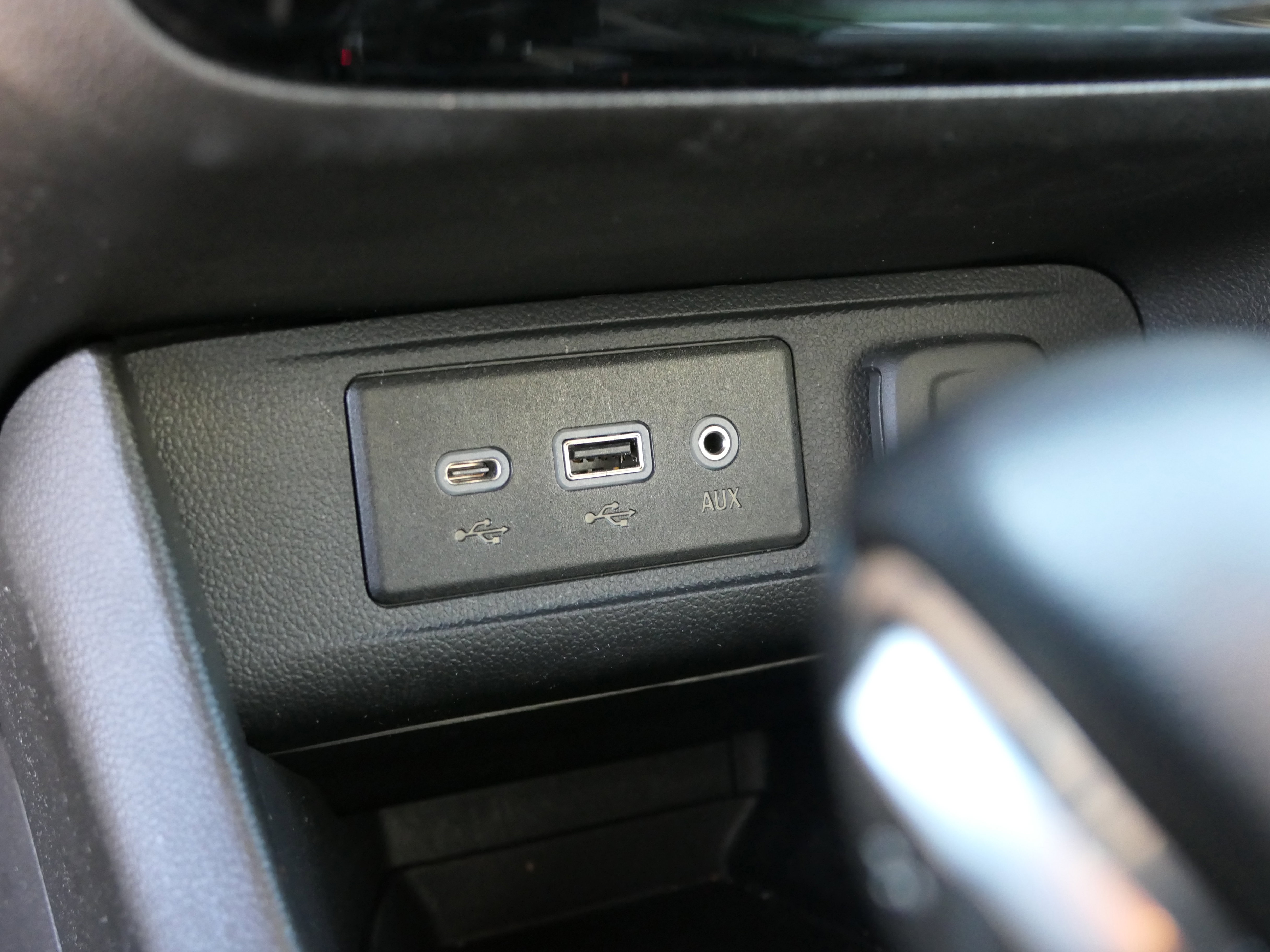 Used 2023 Buick Encore GX Preferred w/ Cold Weather Comfort Package FWD image 21