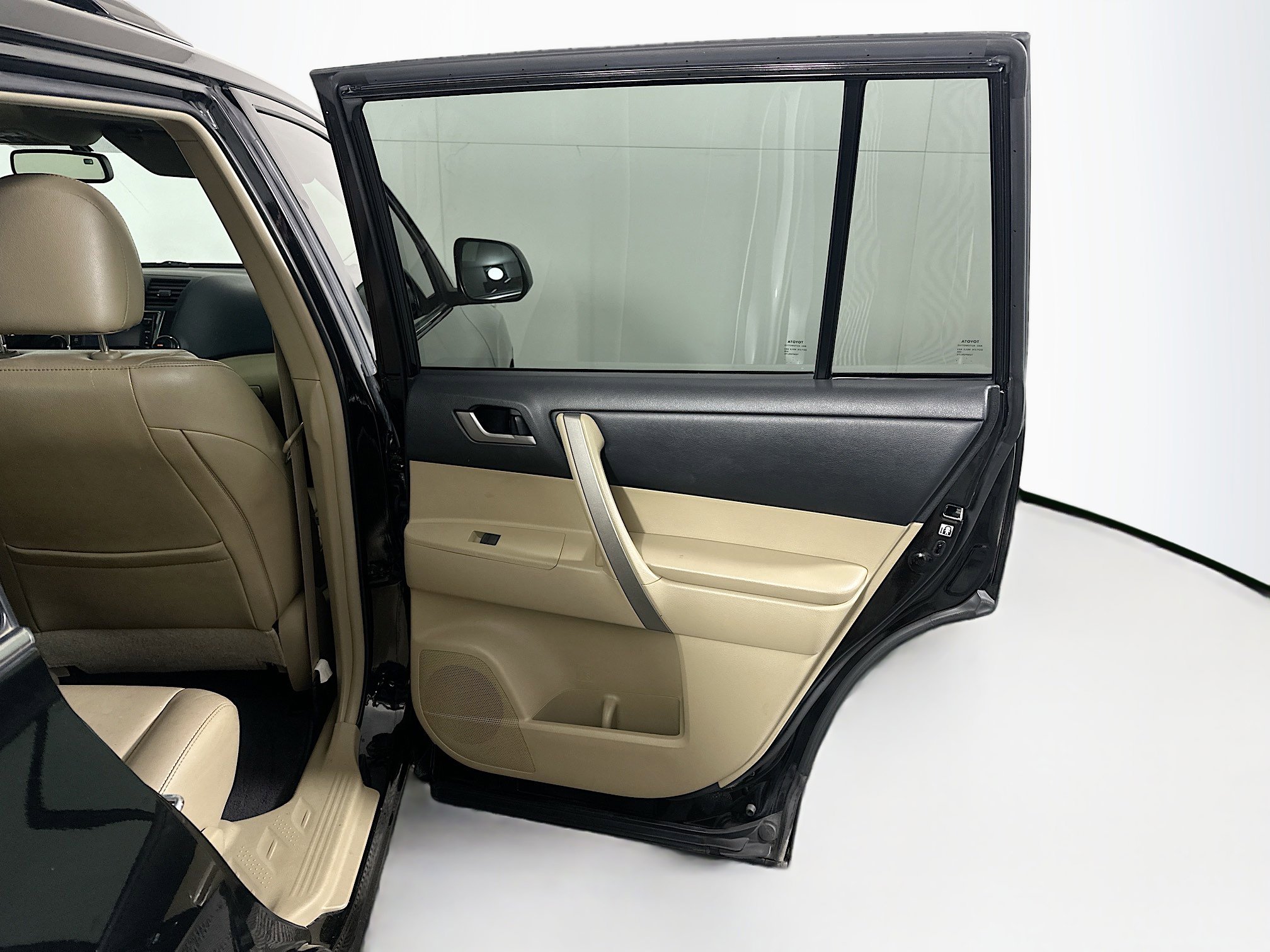 Used 2013 Toyota Highlander SE image 32