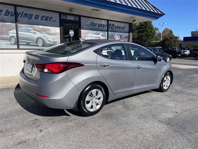 Used 2016 Hyundai Elantra SE image 6