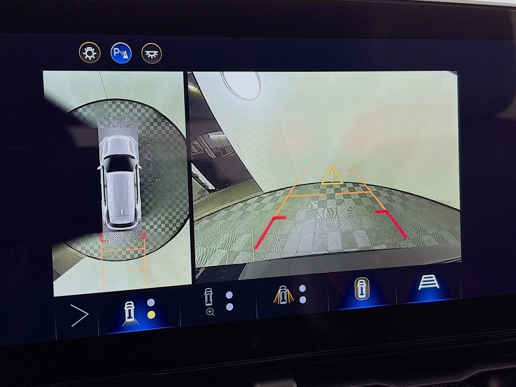 New 2026 Chevrolet Equinox RS w/ Safety and Technology Package AWD/4WD image 14