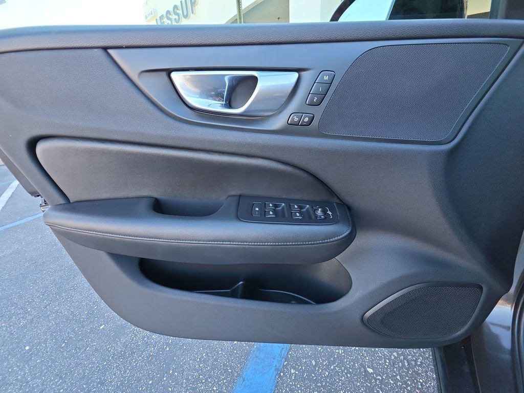 Used 2024 Volvo S60 B5 Core image 23