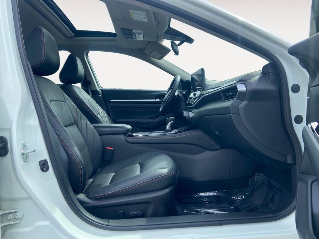Used 2023 Nissan Altima 2.0 SR FWD image 15