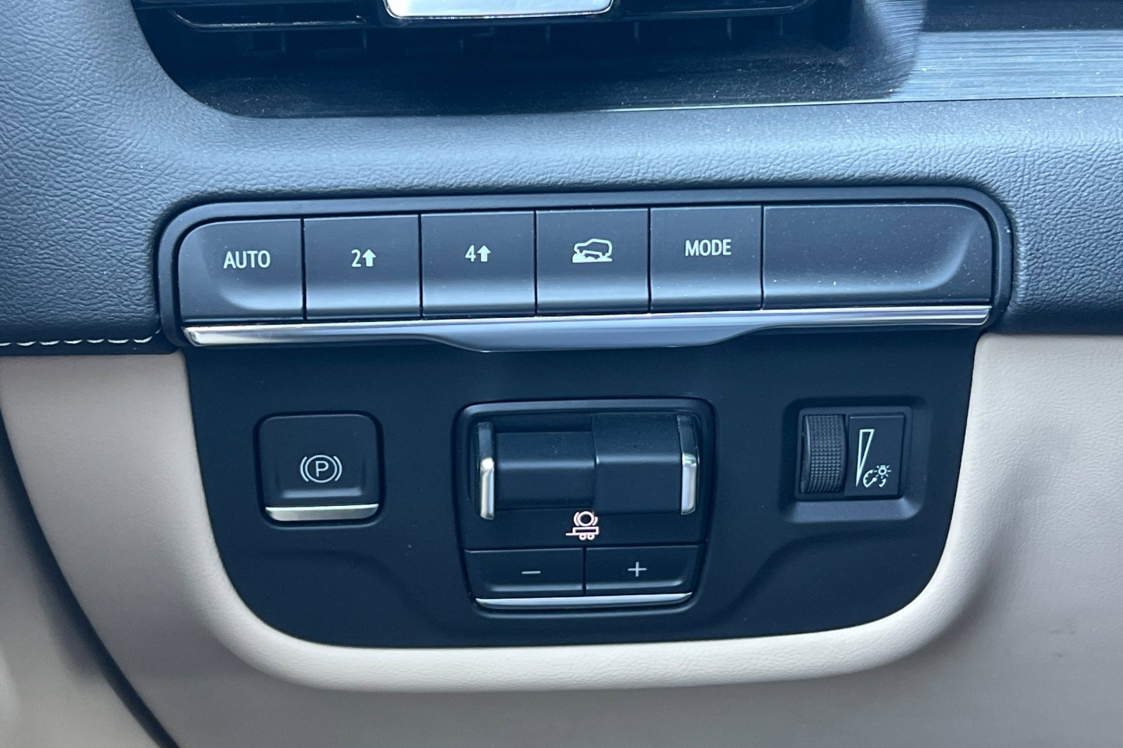 Used 2023 Cadillac Escalade Premium Luxury w/ Performance Package image 44