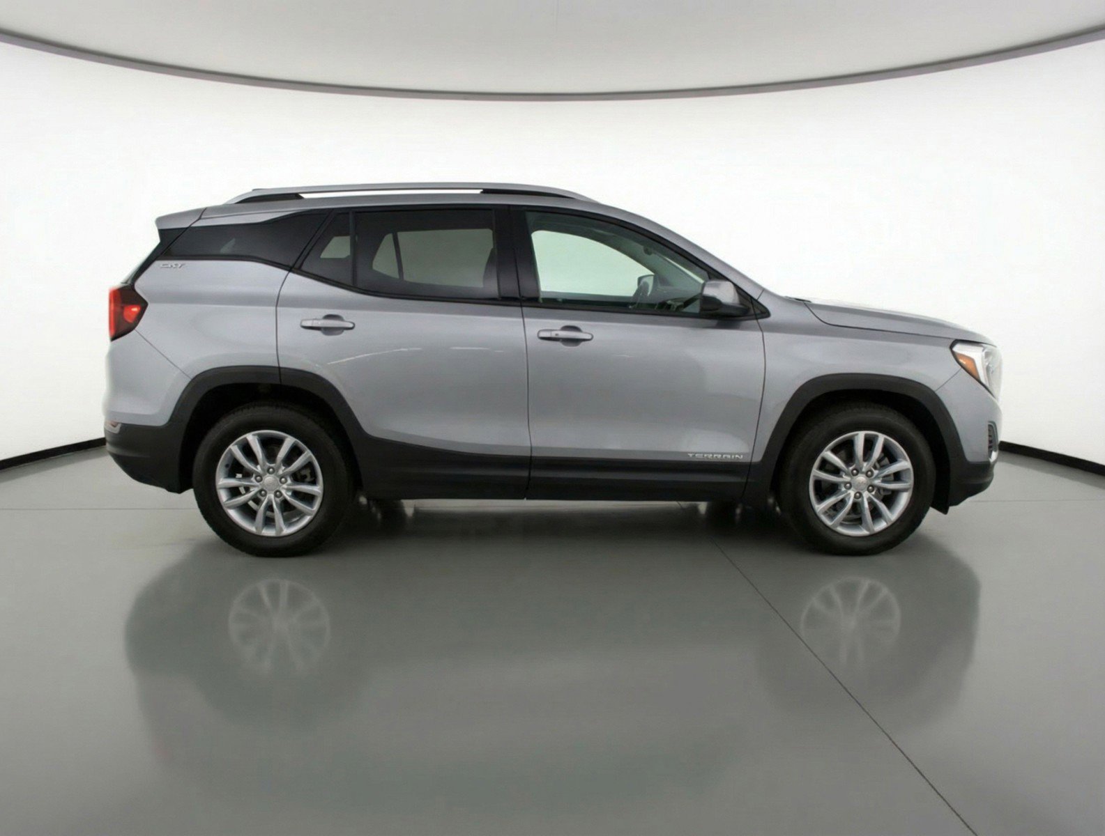 Used 2024 GMC Terrain SLT AWD/4WD image 11