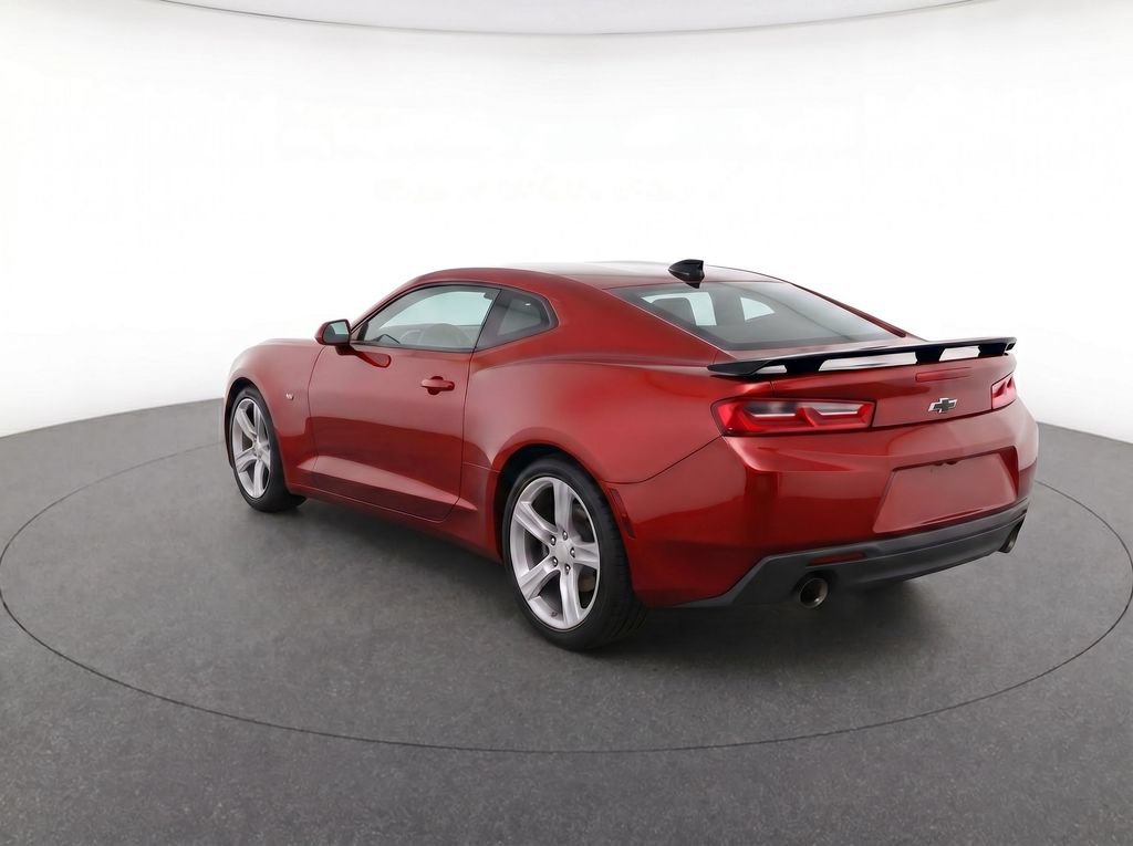 Used 2016 Chevrolet Camaro LT RWD image 4