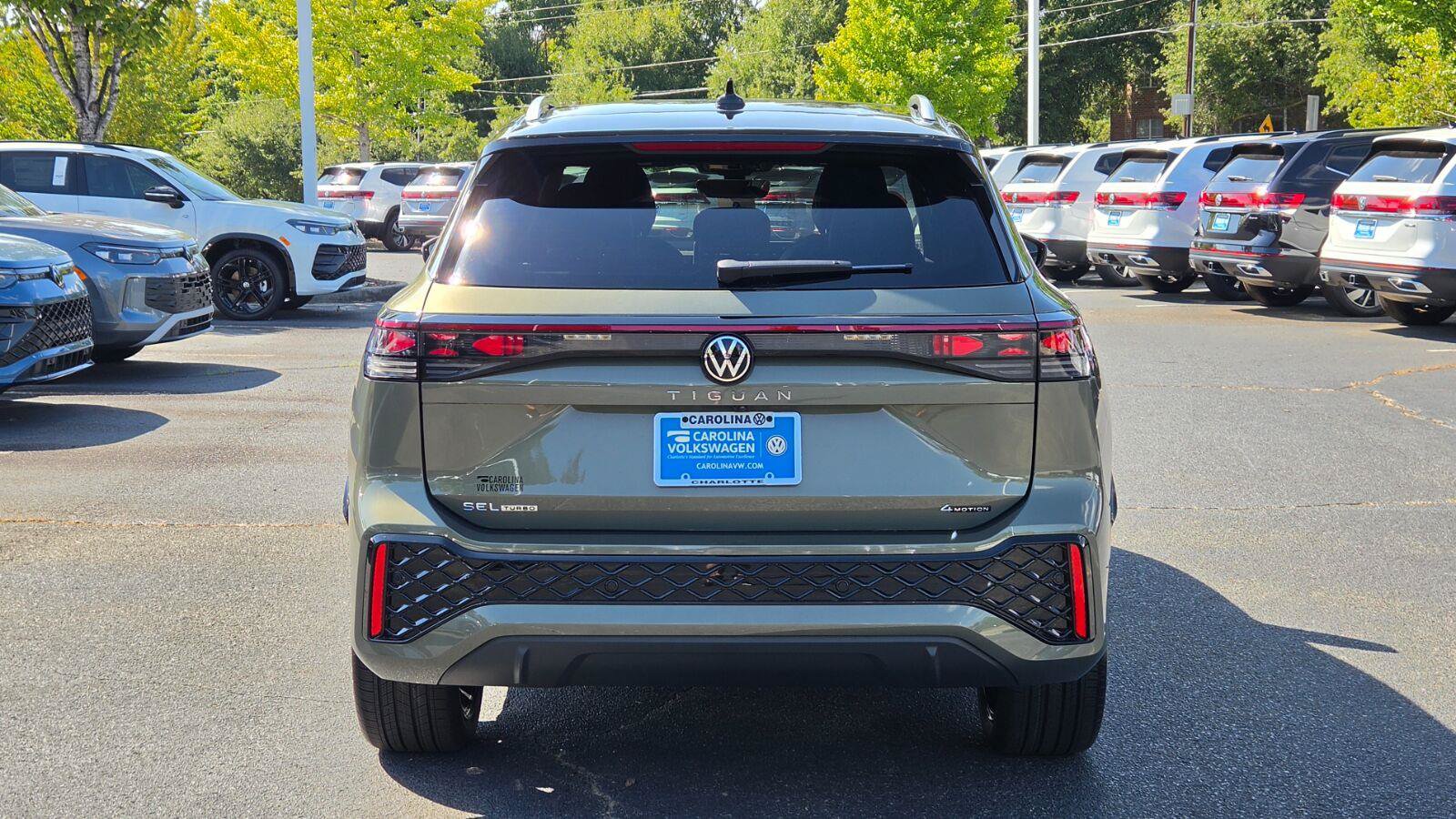 New 2026 Volkswagen Tiguan SEL R-Line AWD/4WD image 4