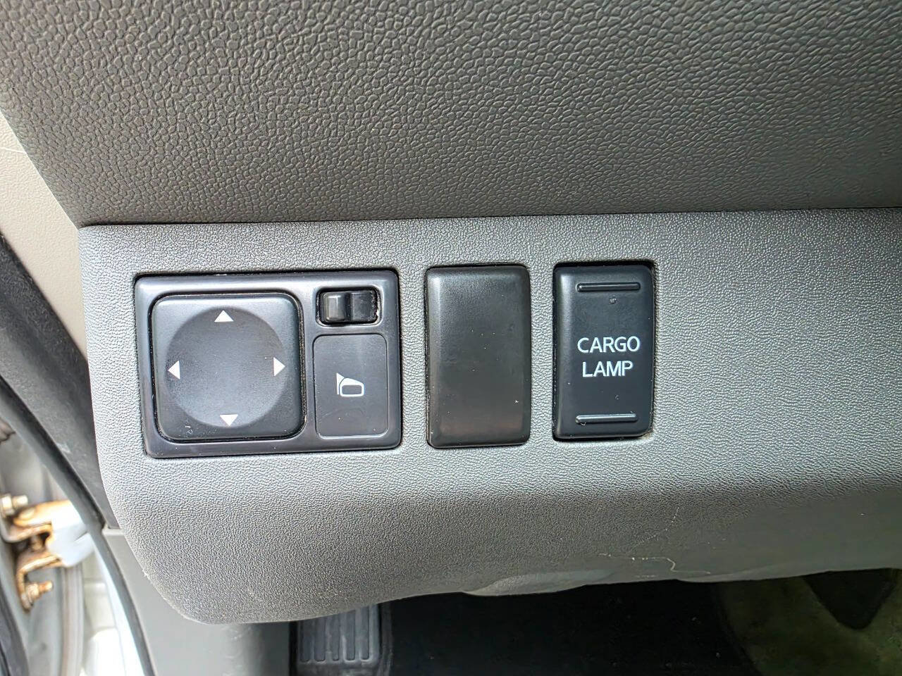 Used 2012 Nissan Frontier SV AWD/4WD image 13