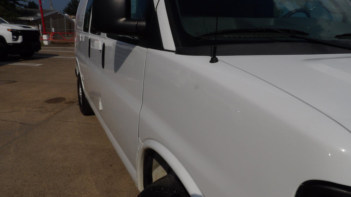 Used 2017 Chevrolet Express 2500 RWD image 8