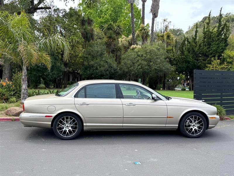 Used 2005 Jaguar XJ8 L image 5