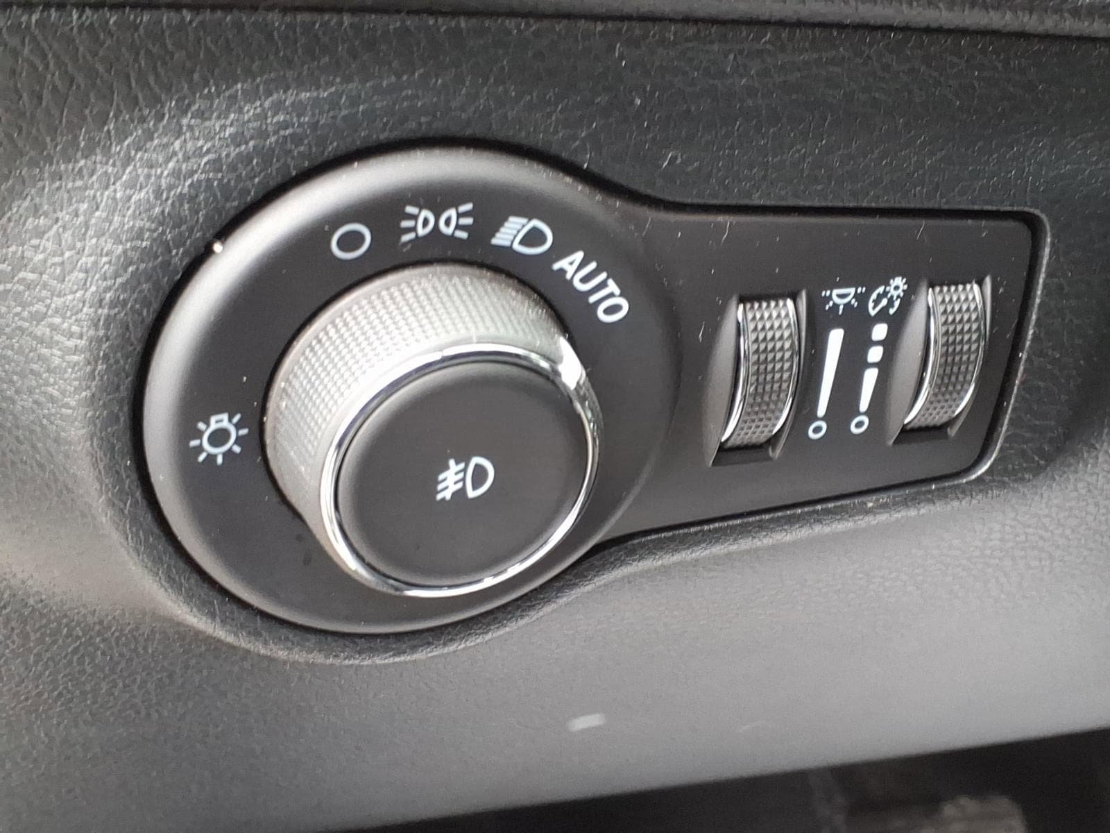 Used 2021 Jeep Compass Limited image 15