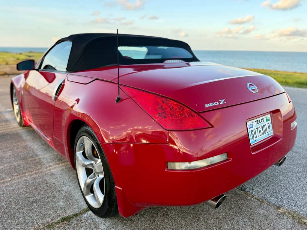Used 2006 Nissan 350Z Grand Touring RWD image 7