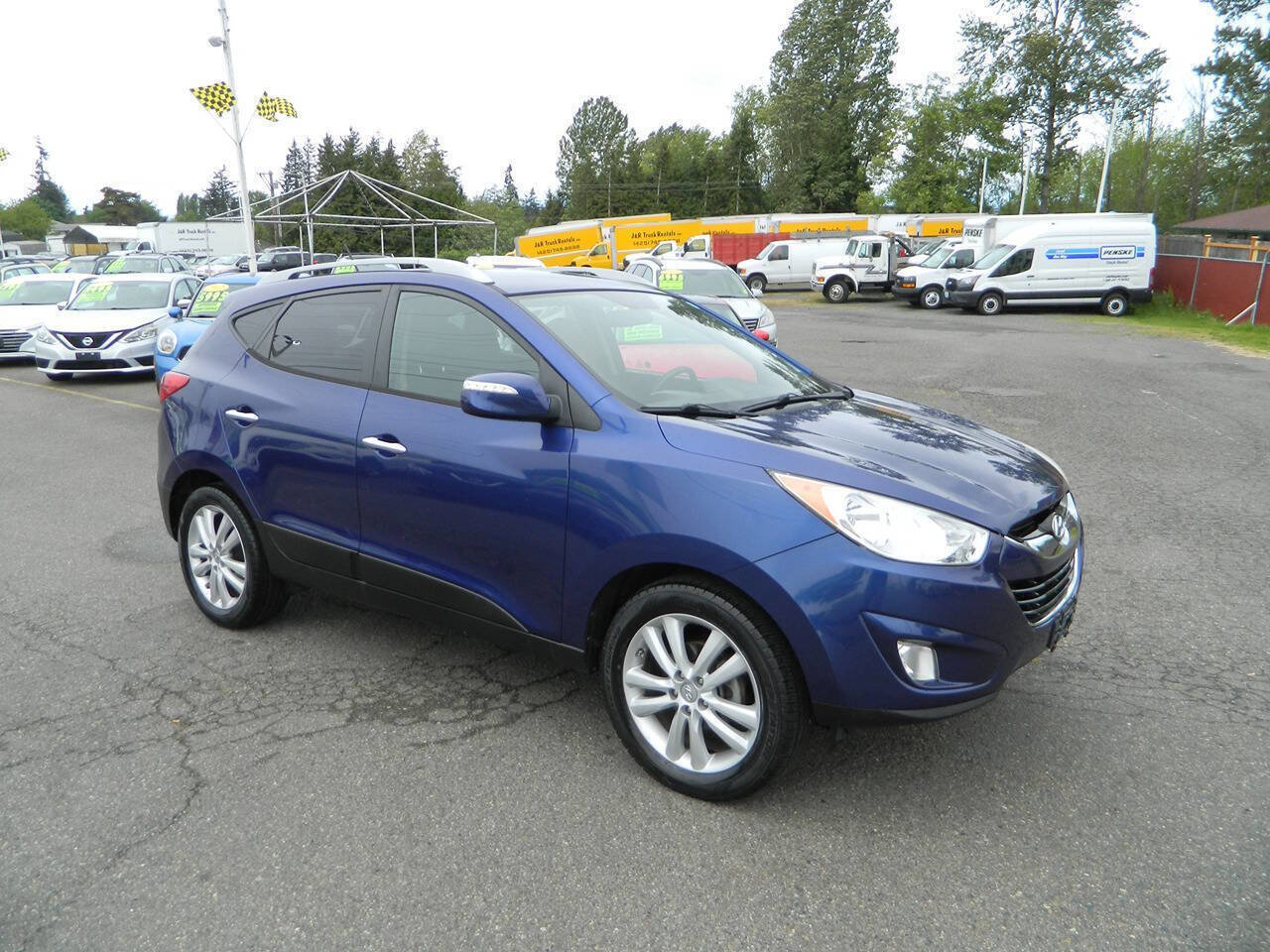 Used 2010 Hyundai Tucson Limited FWD image 2