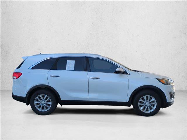 Used 2016 Kia Sorento FWD image 4