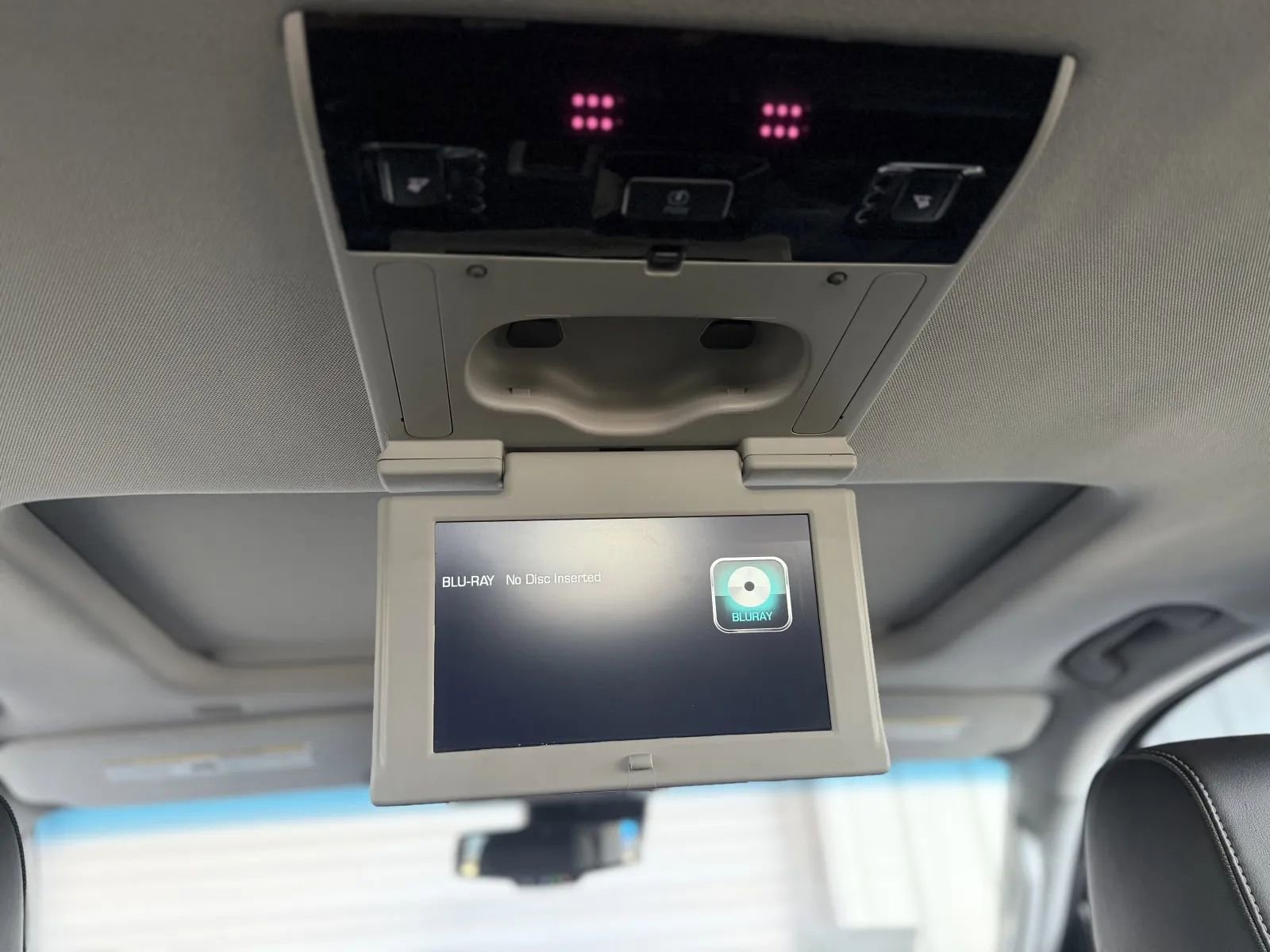 Used 2018 GMC Yukon XL Denali w/ Open Road Package image 45