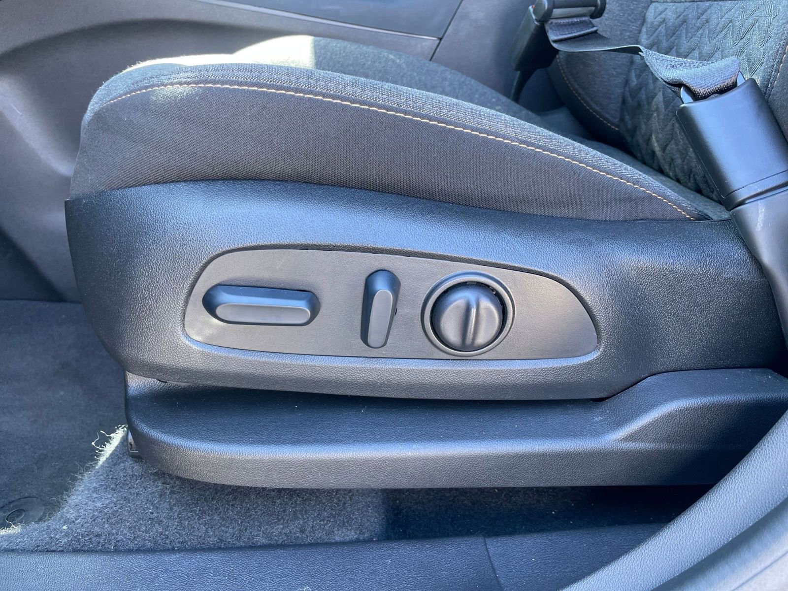Used 2024 Chevrolet Equinox LT AWD/4WD image 23