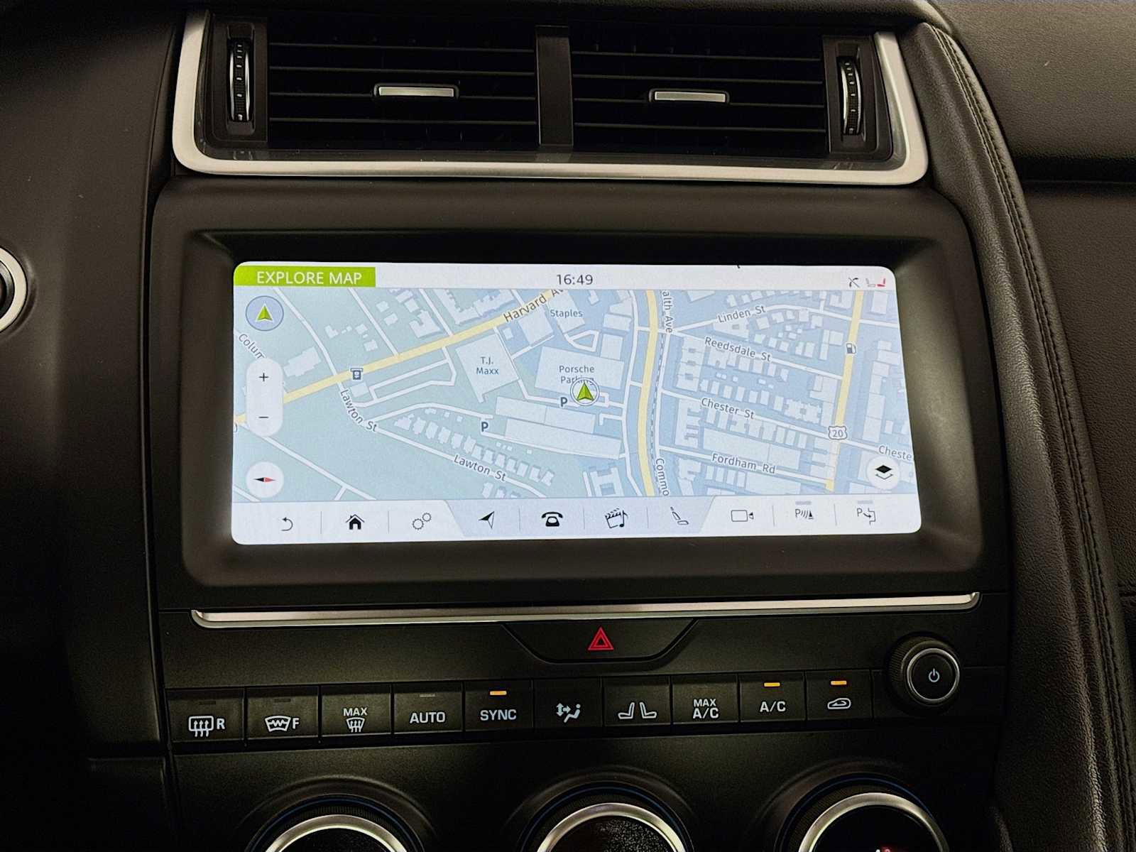 Used 2020 Jaguar E-PACE SE image 15