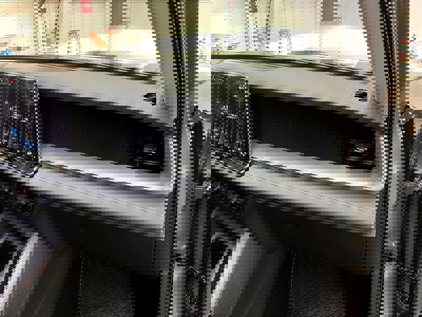 New 2026 Volkswagen Tiguan SE image 28