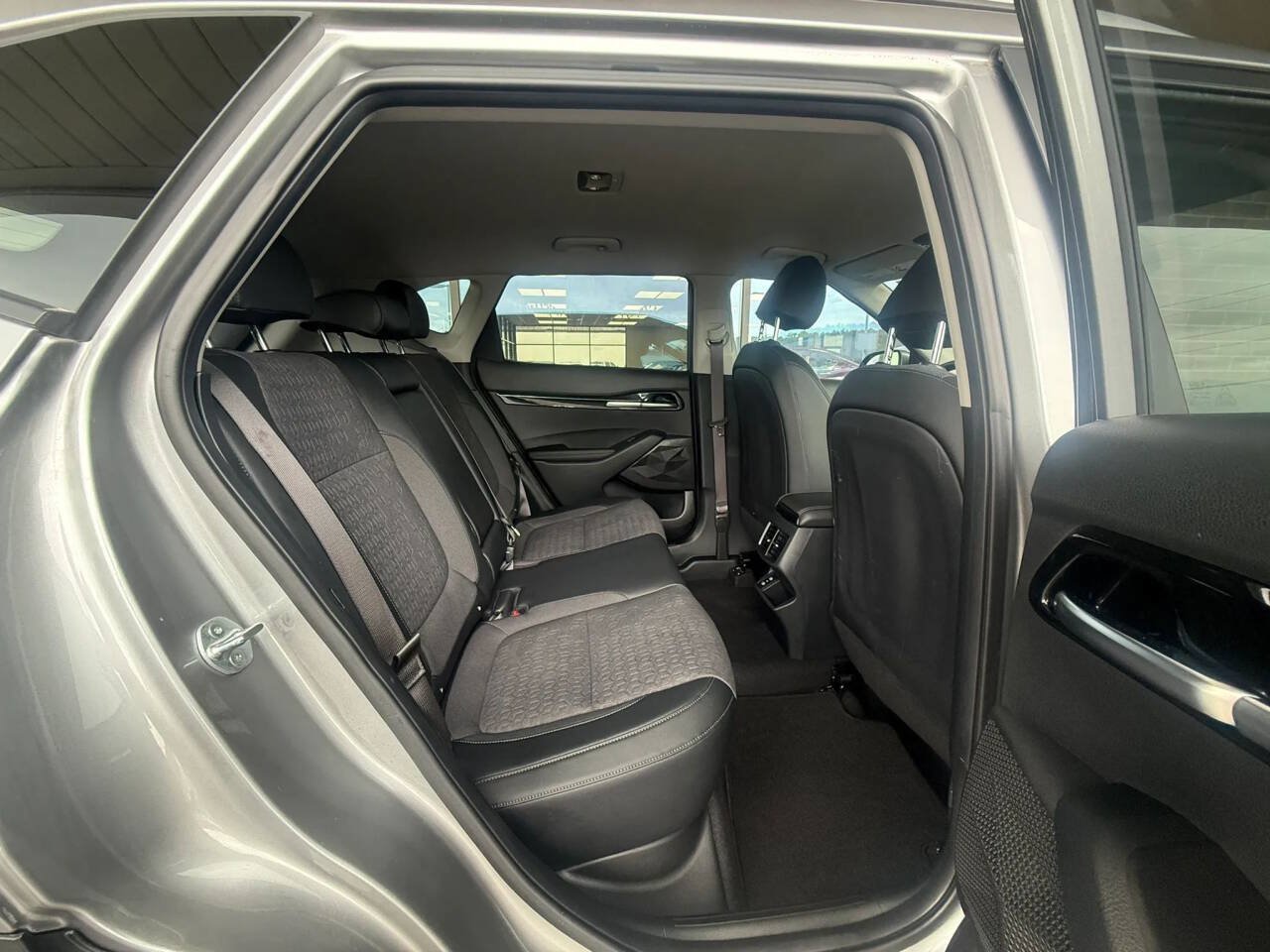 Used 2025 Kia Seltos S AWD/4WD image 10