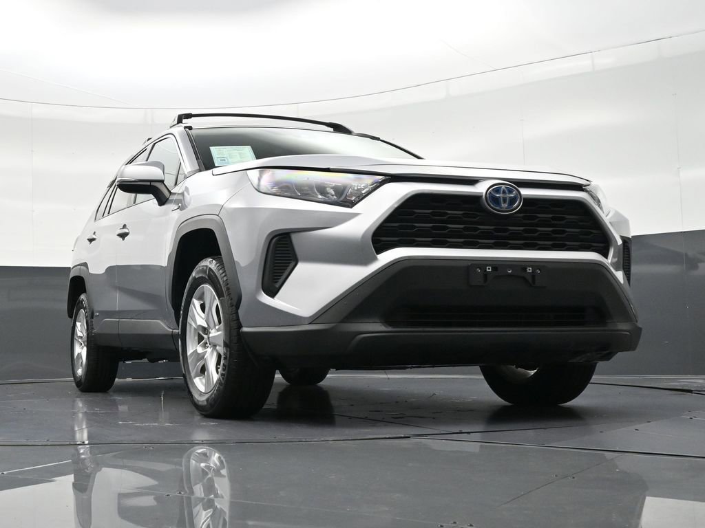 Used 2021 Toyota RAV4 LE image 30